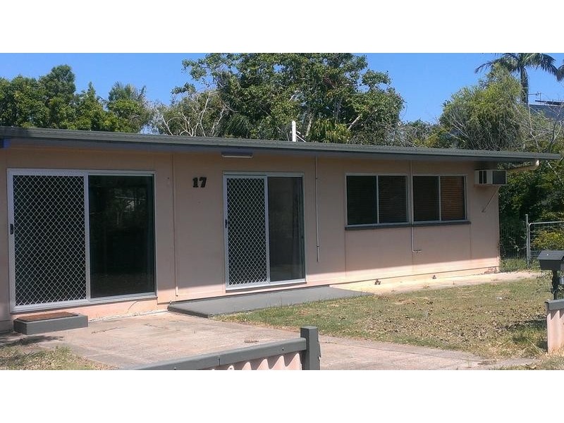 17 Paradise Street, Point Vernon QLD 4655