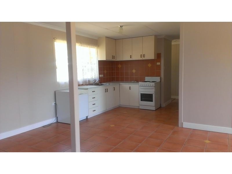 17 Paradise Street, Point Vernon QLD 4655