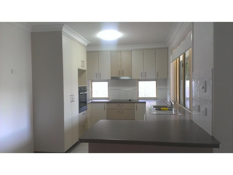 1 Cumberland Court, Point Vernon QLD 4655