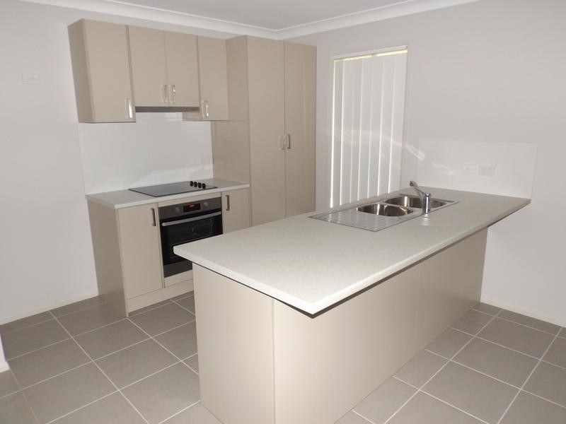 221 Pulgul Street, Urangan QLD 4655