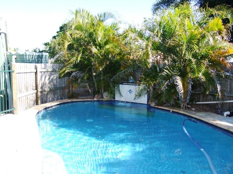 25 Victoria Street, Point Vernon QLD 4655
