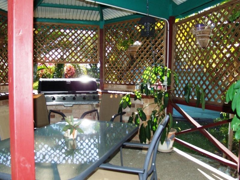 25 Victoria Street, Point Vernon QLD 4655