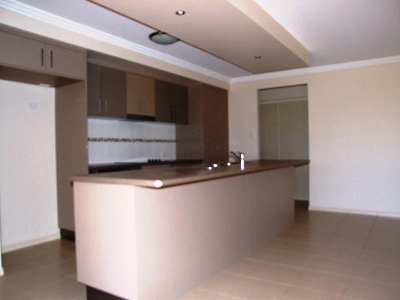 3 Isis Court, Eli Waters QLD 4655