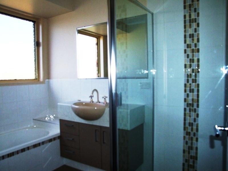 3 Isis Court, Eli Waters QLD 4655