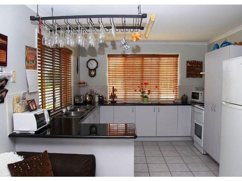 27 Miller Street, Urangan QLD 4655