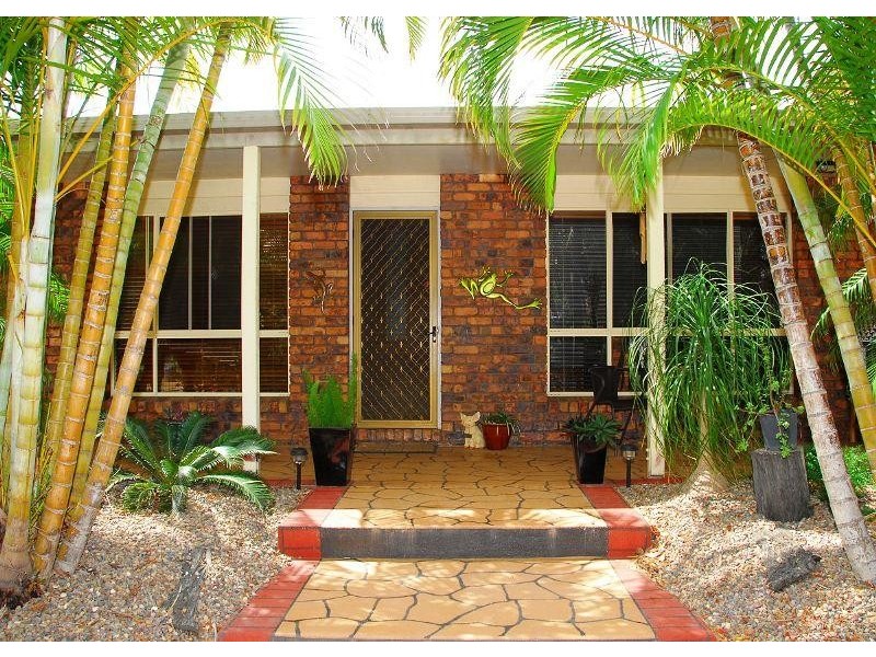 27 Miller Street, Urangan QLD 4655