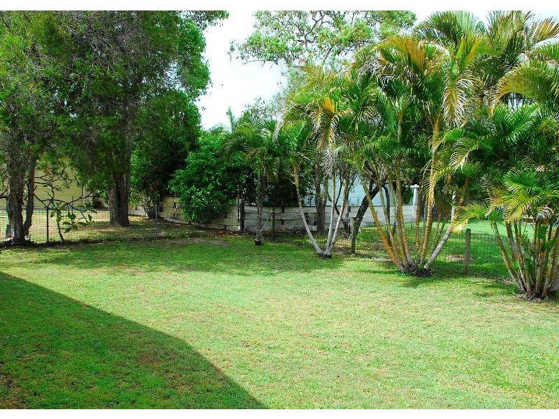 27 Miller Street, Urangan QLD 4655