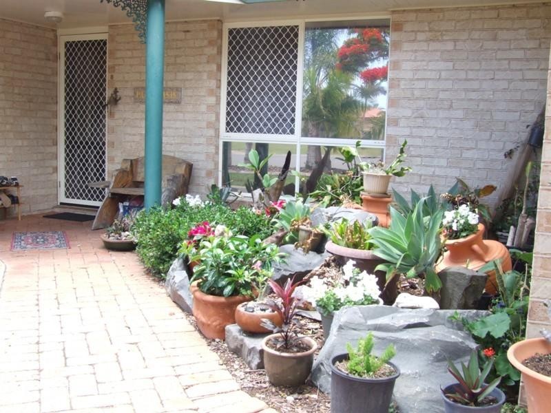 8 Archer Drv, Point Vernon QLD 4655