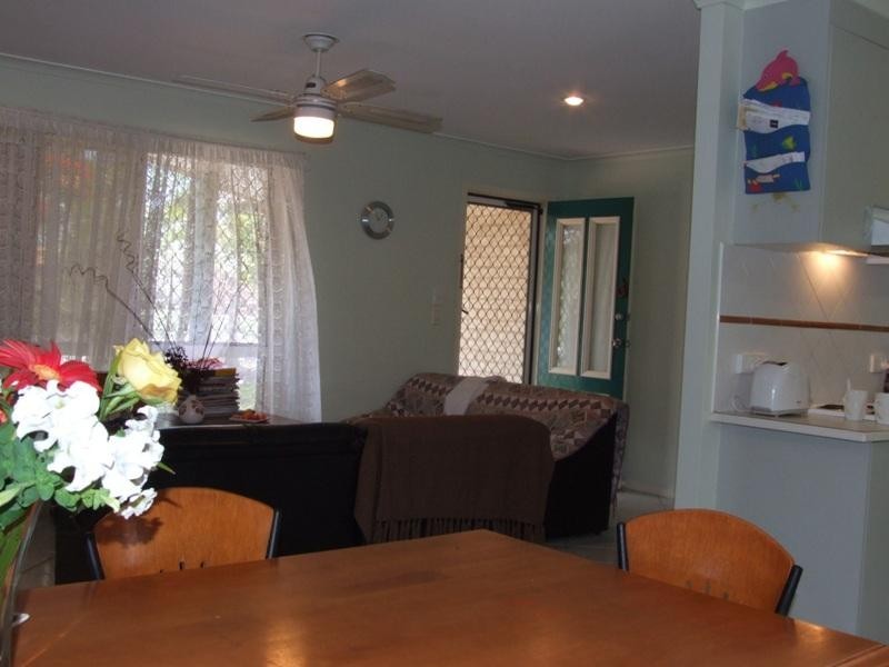 8 Archer Drv, Point Vernon QLD 4655