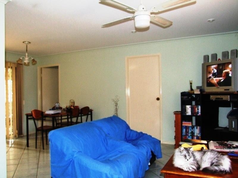 8 Archer Drv, Point Vernon QLD 4655