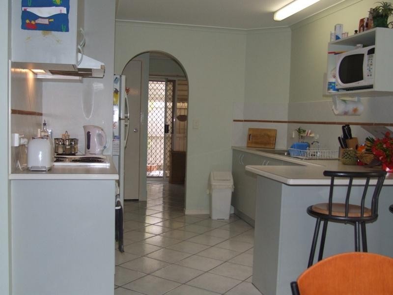 8 Archer Drv, Point Vernon QLD 4655