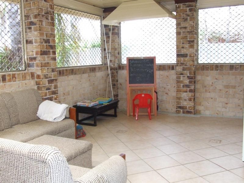 8 Archer Drv, Point Vernon QLD 4655