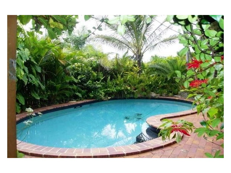 18 Royal Drive, Kawungan QLD 4655