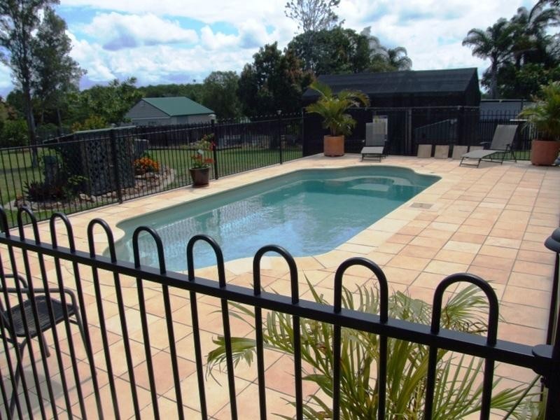 15 – 17 Doss Court, Urraween QLD 4655