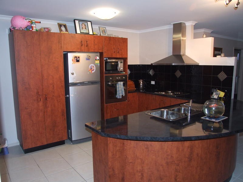 186 Gilston Road, Wondunna QLD 4655