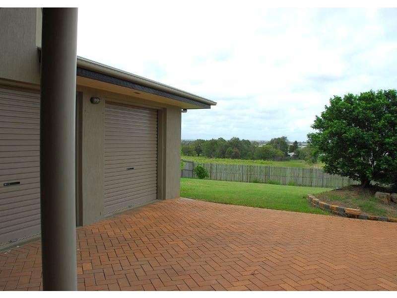 17 Davis Drive, Kawungan QLD 4655