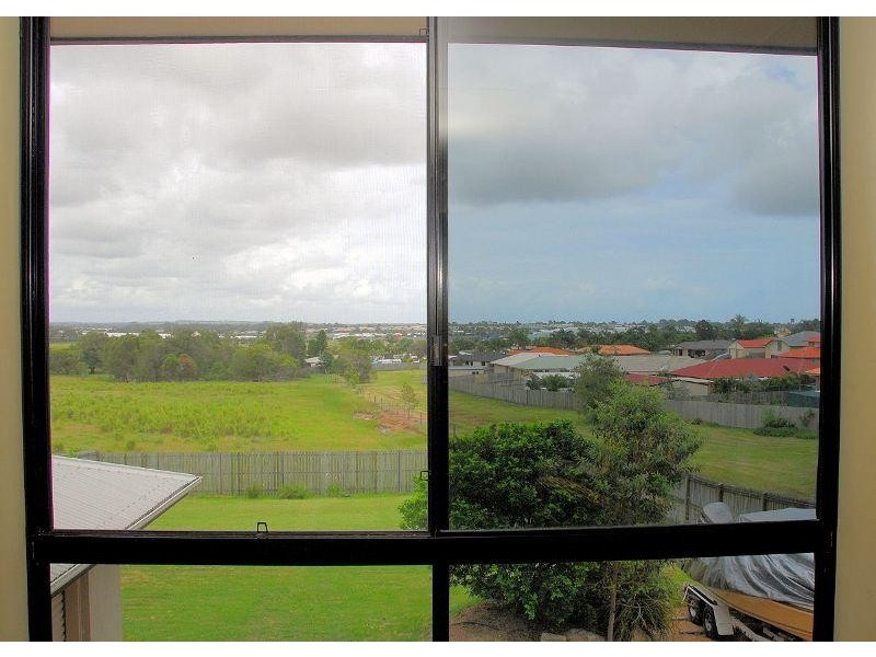 17 Davis Drive, Kawungan QLD 4655