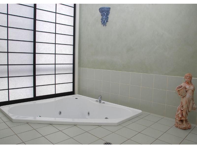 17 Davis Drive, Kawungan QLD 4655