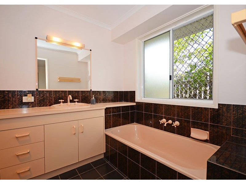 30 Mackay Dr, Kawungan QLD 4655
