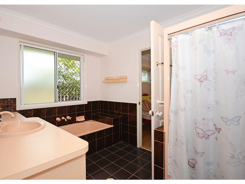 30 Mackay Dr, Kawungan QLD 4655