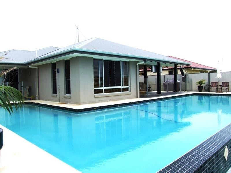 10 Earl St Vincent Circuit. Mariner’s Cove, Eli Waters QLD 4655
