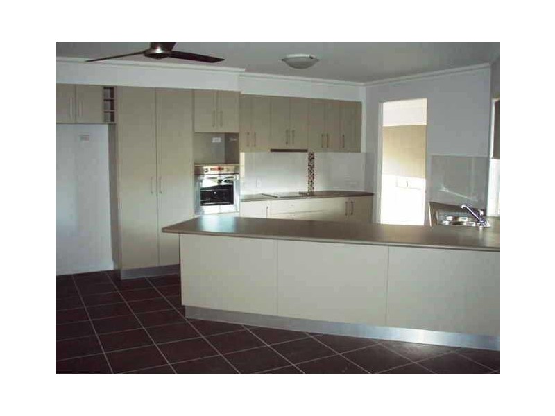 L32 Lady Penrhyn Drive, Mariner’s Cove, Eli Waters QLD 4655