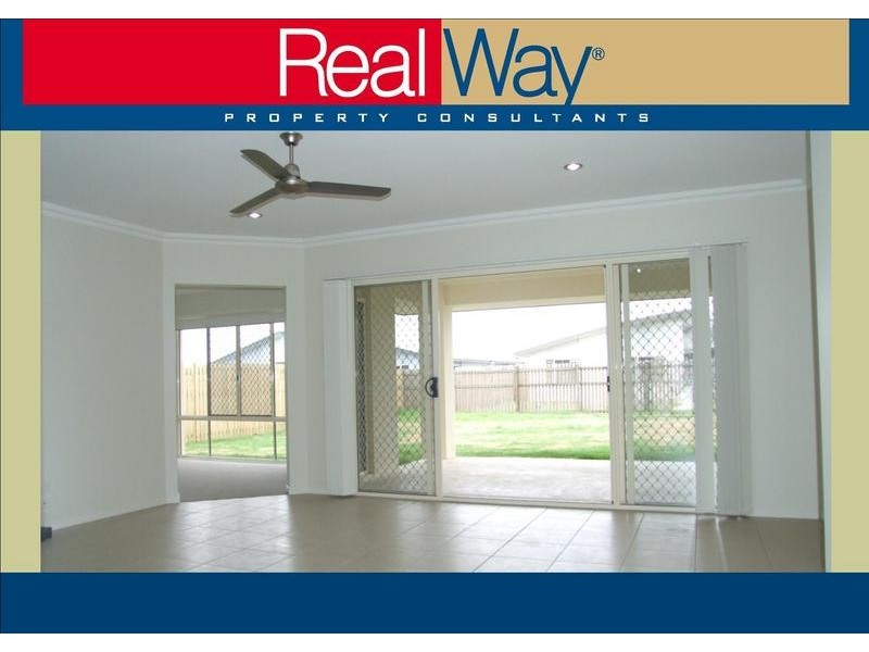 8 Fishburn Way, Mariner’s Cove, Eli Waters QLD 4655