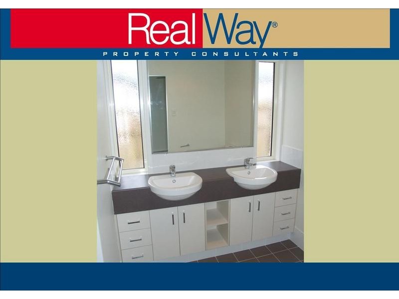 8 Fishburn Way, Mariner’s Cove, Eli Waters QLD 4655