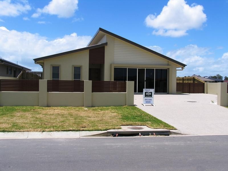 1 Yongala Avenue, Mariner’s Cove, Eli Waters QLD 4655