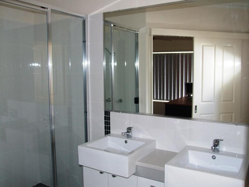 1 Yongala Avenue, Mariner’s Cove, Eli Waters QLD 4655