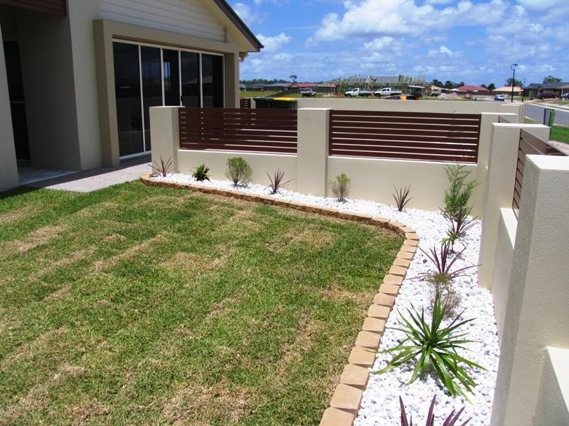 1 Yongala Avenue, Mariner’s Cove, Eli Waters QLD 4655