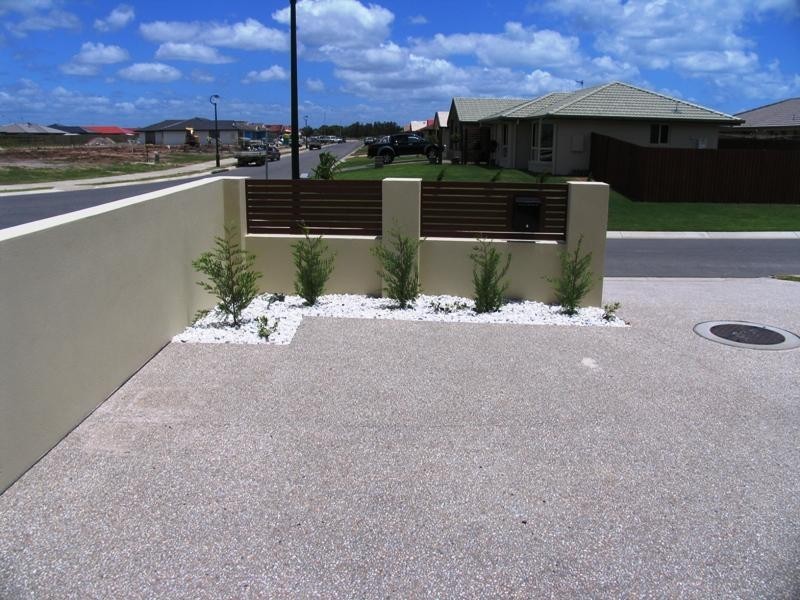 1 Yongala Avenue, Mariner’s Cove, Eli Waters QLD 4655