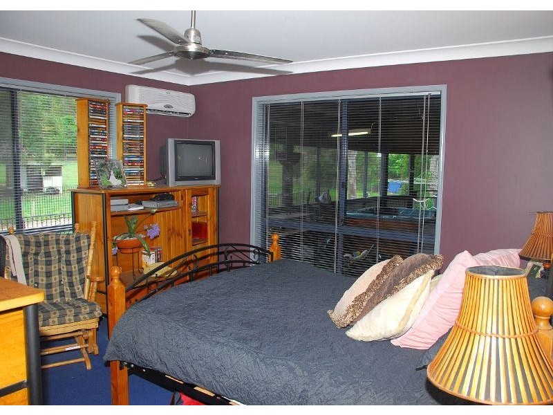 33 Sandrabarbara Drive, Booral QLD 4655