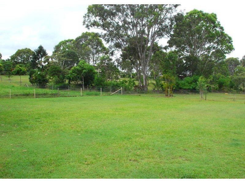 33 Sandrabarbara Drive, Booral QLD 4655