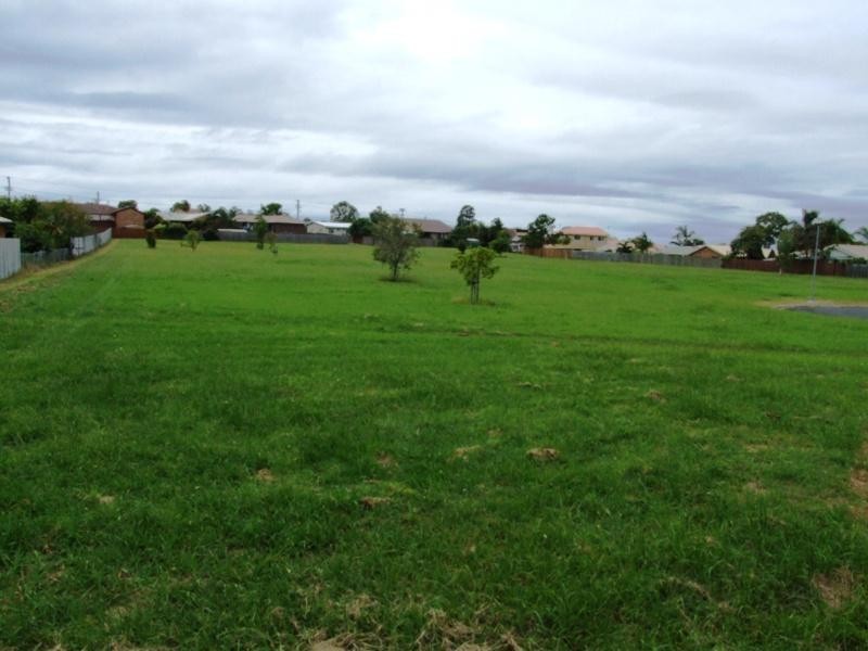 32 Michelle Drive, Point Vernon QLD 4655