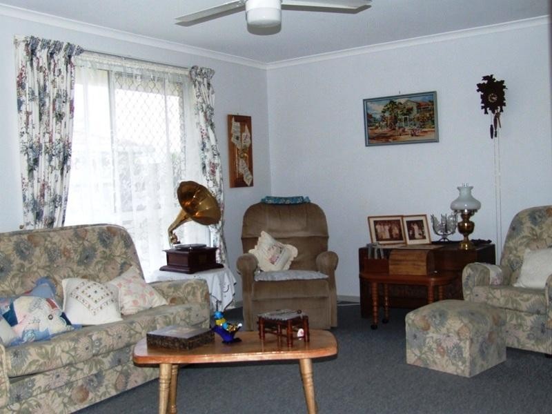 32 Michelle Drive, Point Vernon QLD 4655