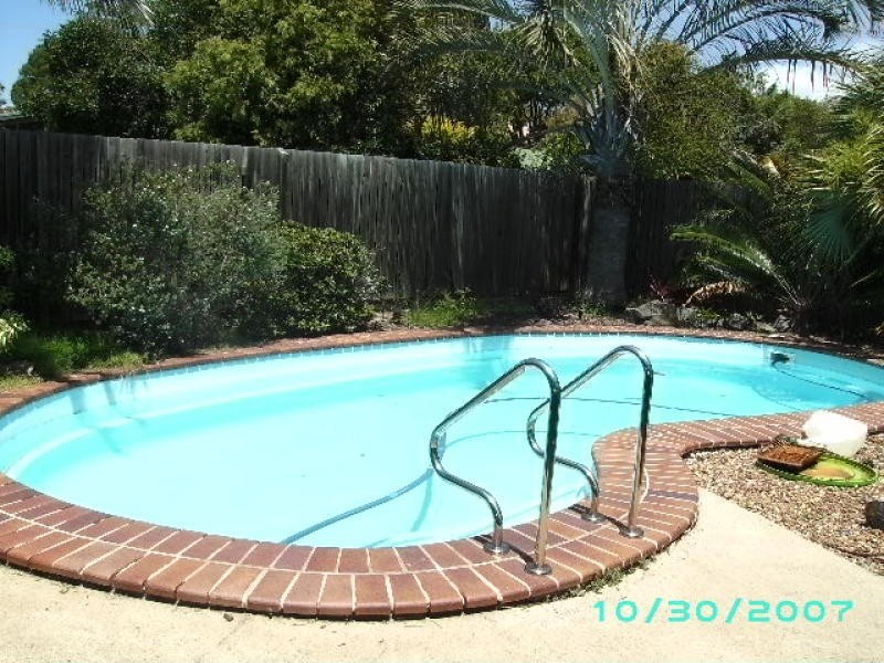 2 Howlett Street, Urangan QLD 4655