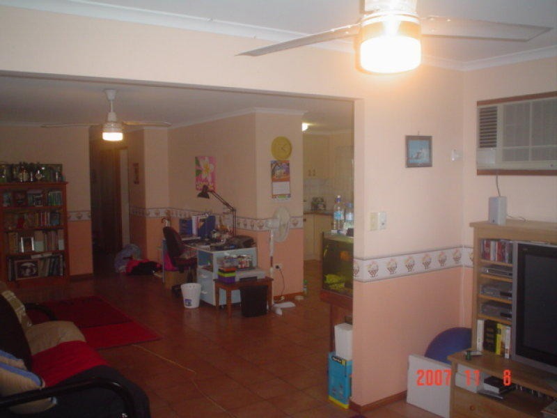 2 Howlett Street, Urangan QLD 4655