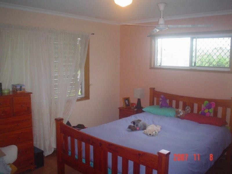 2 Howlett Street, Urangan QLD 4655