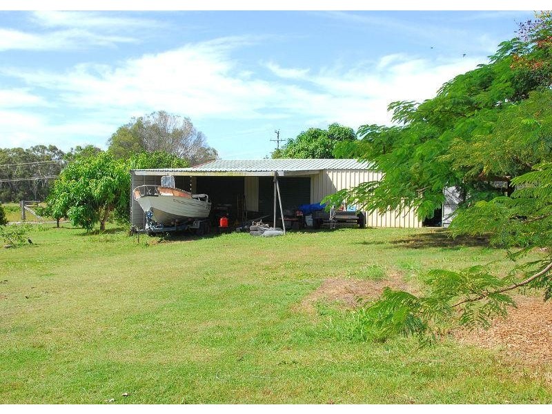 6 Dolphin Avenue, Booral QLD 4655