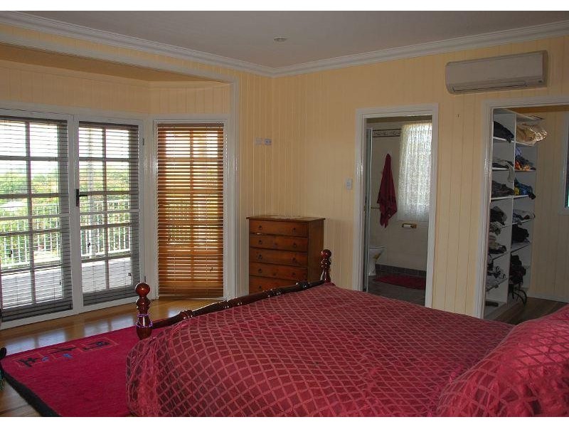 6 Dolphin Avenue, Booral QLD 4655