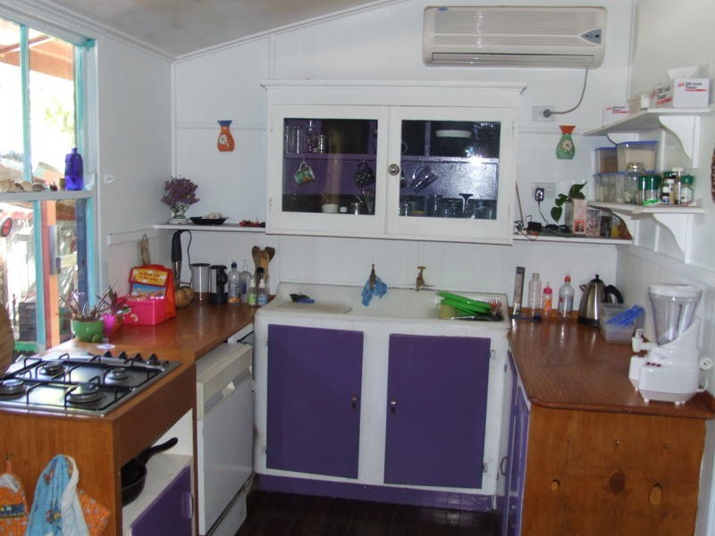 7 Hibiscus Street, Urangan QLD 4655