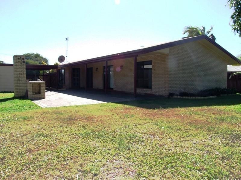 82 Lauren Street, Urangan QLD 4655