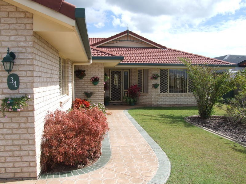 34 Bushlark Avenue, Eli Waters QLD 4655