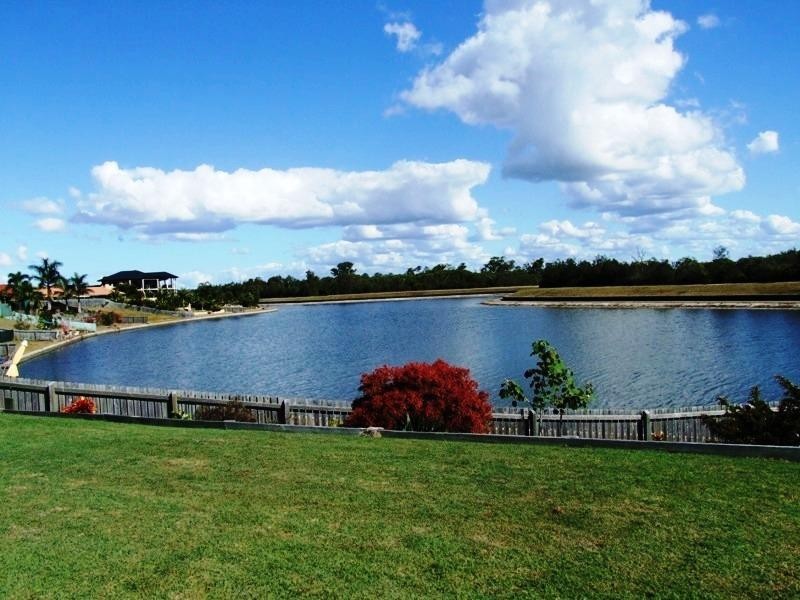 34 Bushlark Avenue, Eli Waters QLD 4655