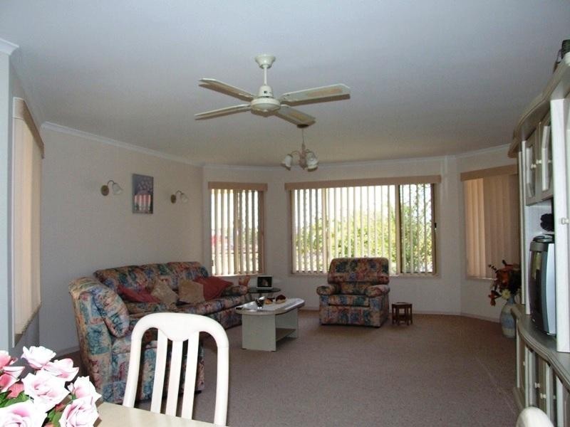 34 Bushlark Avenue, Eli Waters QLD 4655