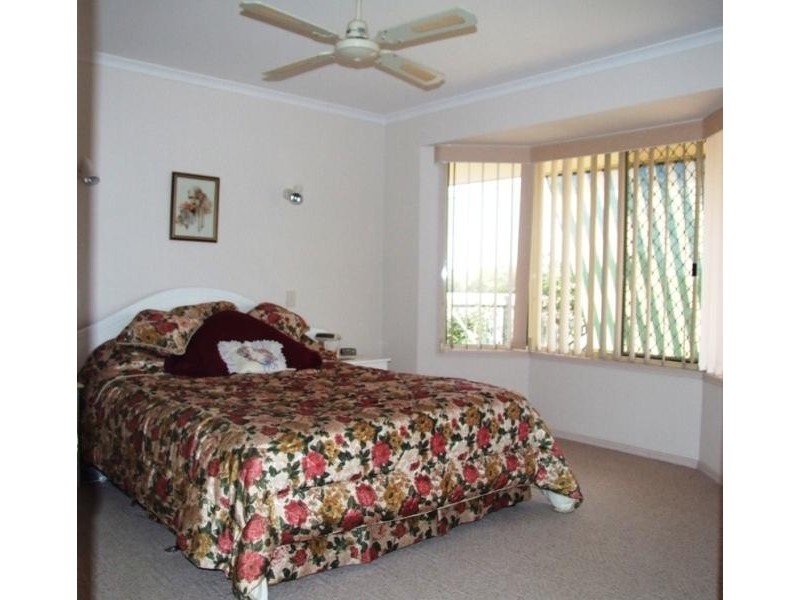 34 Bushlark Avenue, Eli Waters QLD 4655