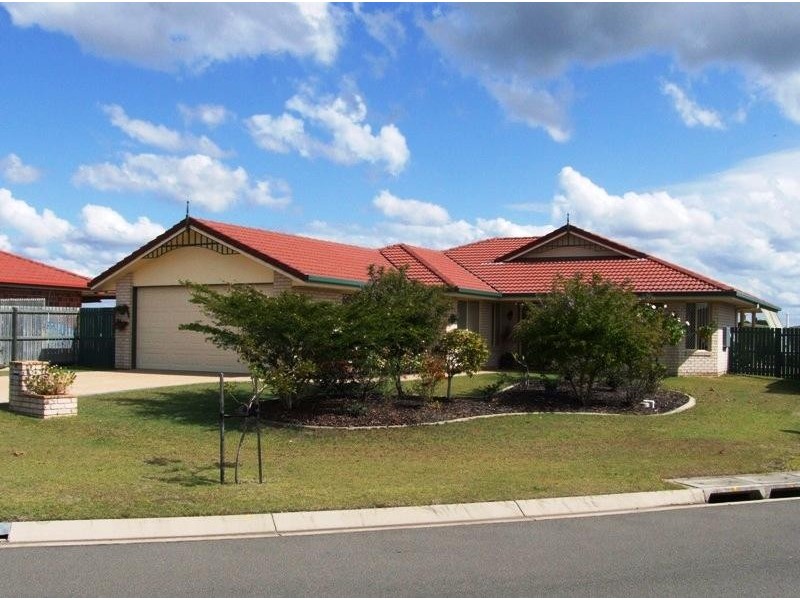 34 Bushlark Avenue, Eli Waters QLD 4655