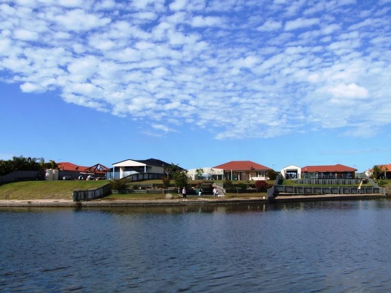 34 Bushlark Avenue, Eli Waters QLD 4655