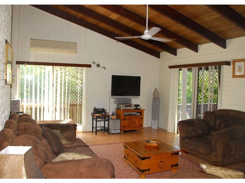 5 Lincolnfield Street, Torquay QLD 4655